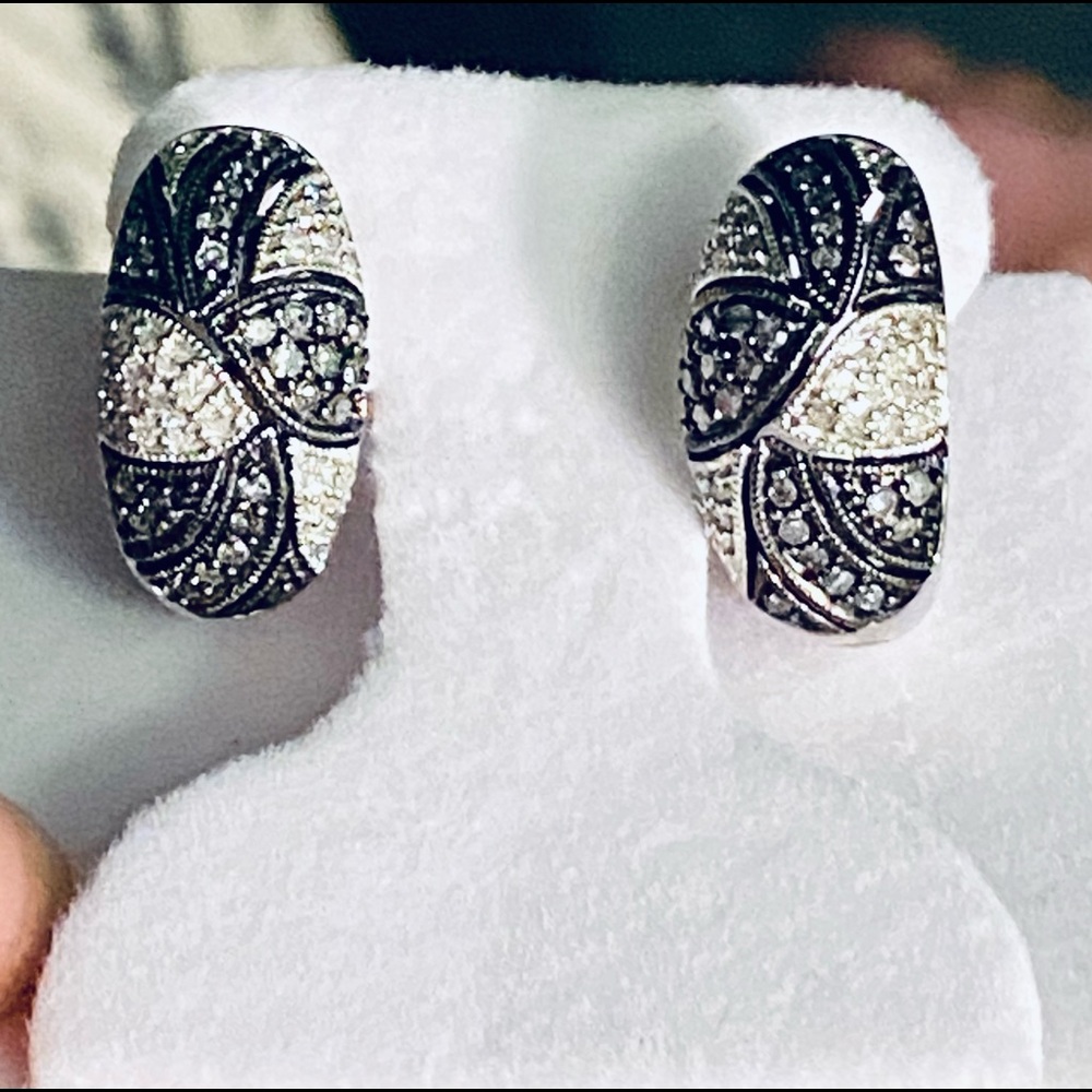 NWOT 1.00 CTW GENUINE DIAMOND SEMI HOOP EARRINGS